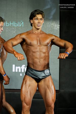 CLASSIC PHYSIQUE ЮНИОРЫ